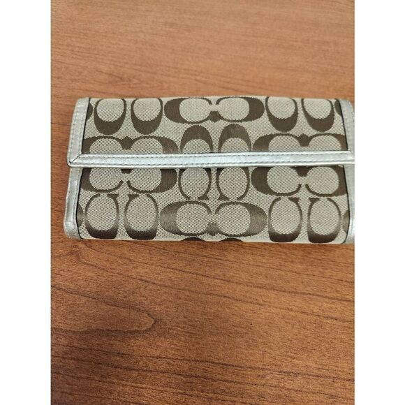 COACH 43609 Turnlock Signature Slim Envelope Flap Wallet Purse Khaki Gold. Has s - Picture 2 of 12